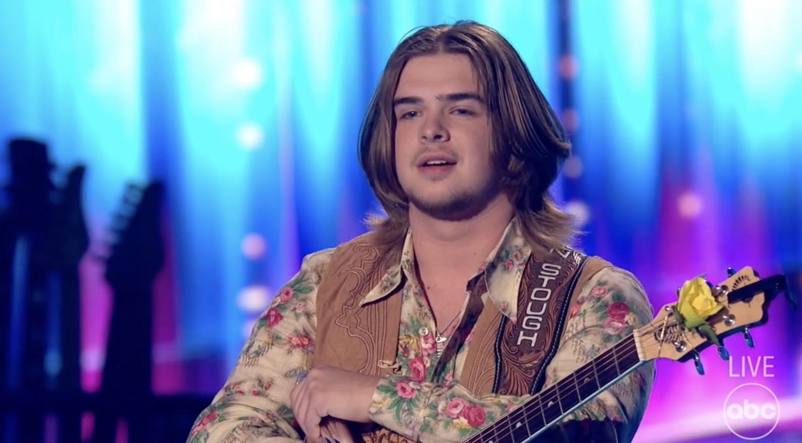 Colin pictured on the set of American Idol